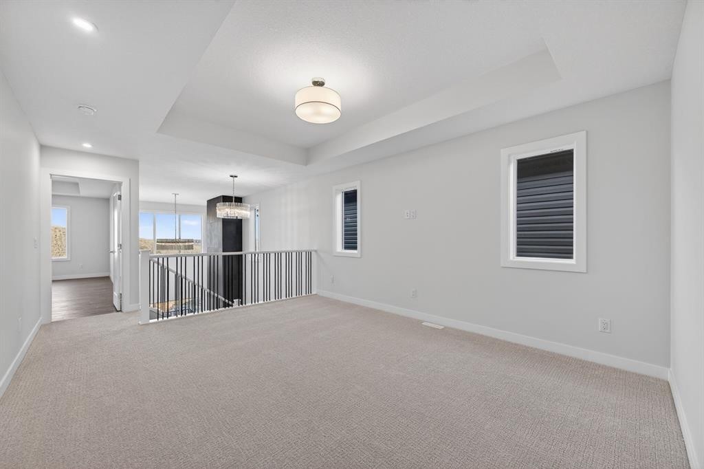 93 Walgrove Bay Se, Calgary, AB - Indoor Photo Showing Other Room