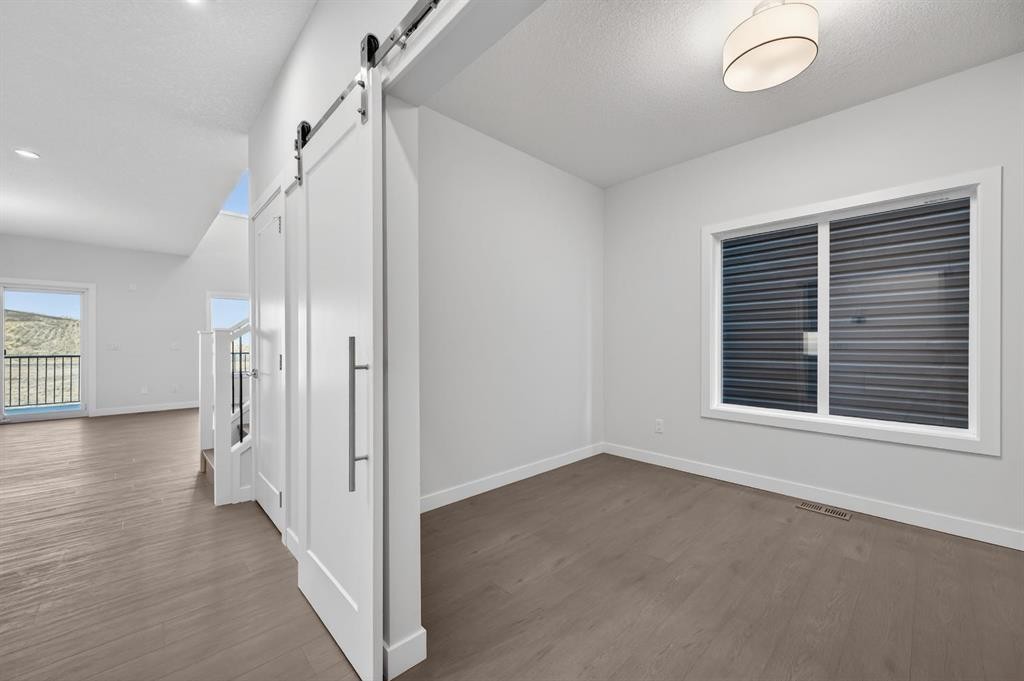 93 Walgrove Bay Se, Calgary, AB - Indoor Photo Showing Other Room