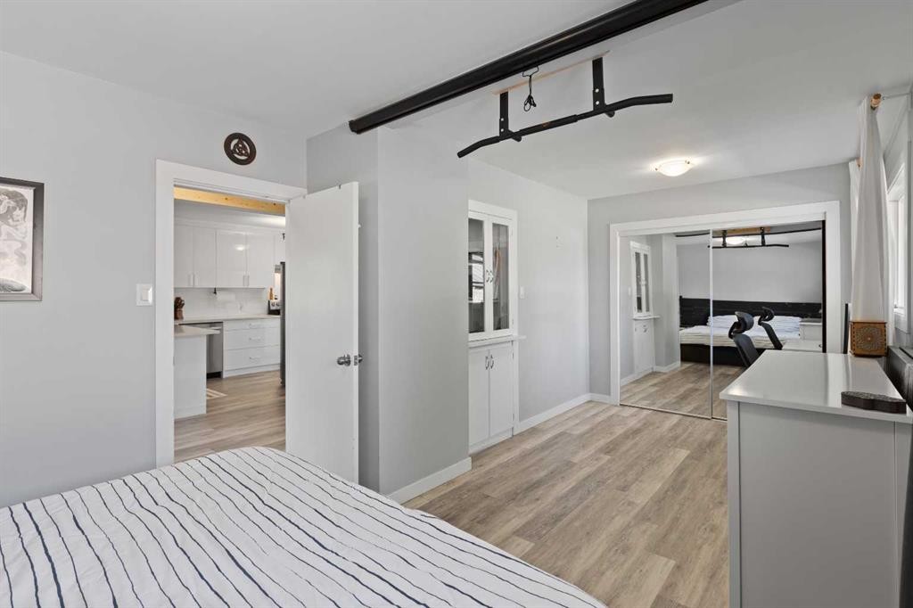 228 Lynnwood Drive Se, Calgary, AB - Indoor