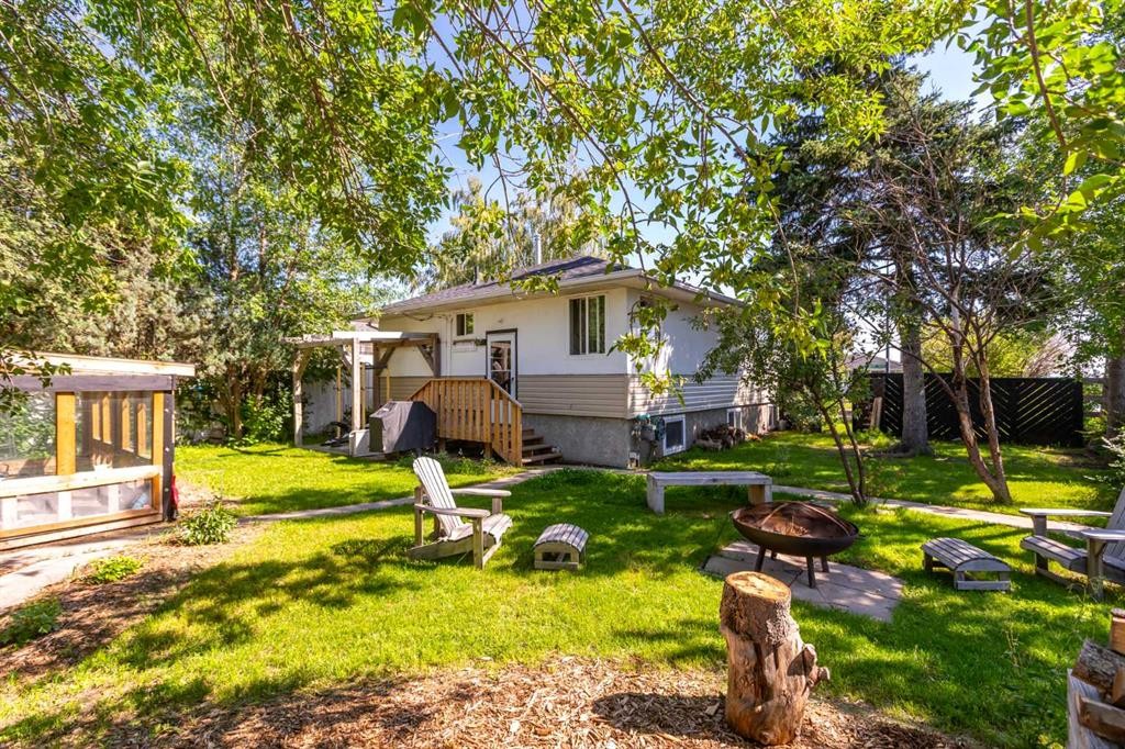 228 Lynnwood Drive Se, Calgary, AB - Outdoor