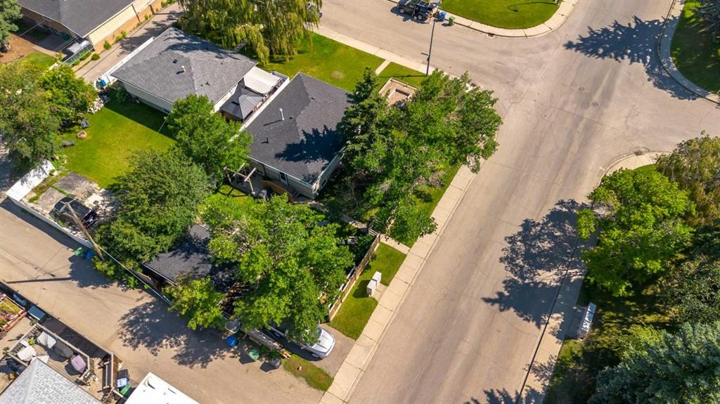 228 Lynnwood Drive Se, Calgary, AB - Outdoor With View