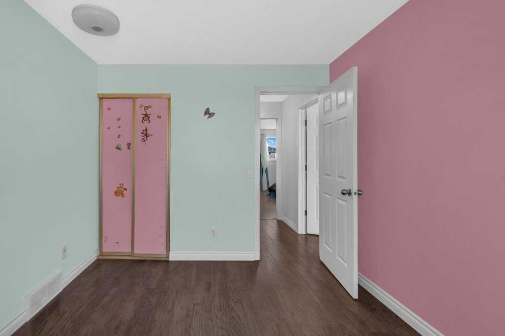 64 Castledale Crescent Ne, Calgary, AB - Indoor Photo Showing Other Room