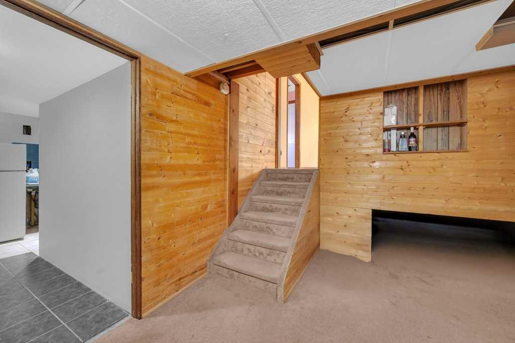 64 Castledale Crescent Ne, Calgary, AB - Indoor Photo Showing Other Room