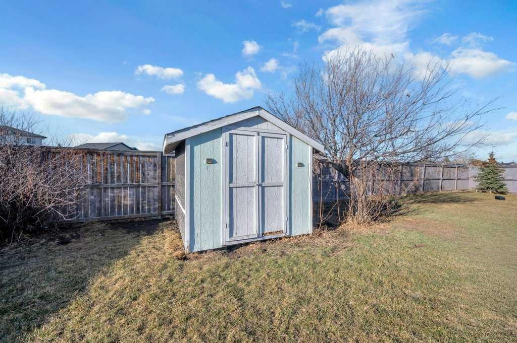 64 Castledale Crescent Ne, Calgary, AB - Outdoor