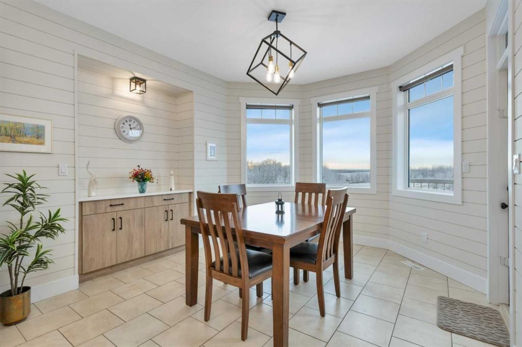 533 Birch Close, Birchcliff, AB - Indoor Photo Showing Dining Room
