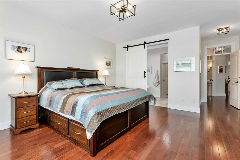 533 Birch Close, Birchcliff, AB - Indoor Photo Showing Bedroom