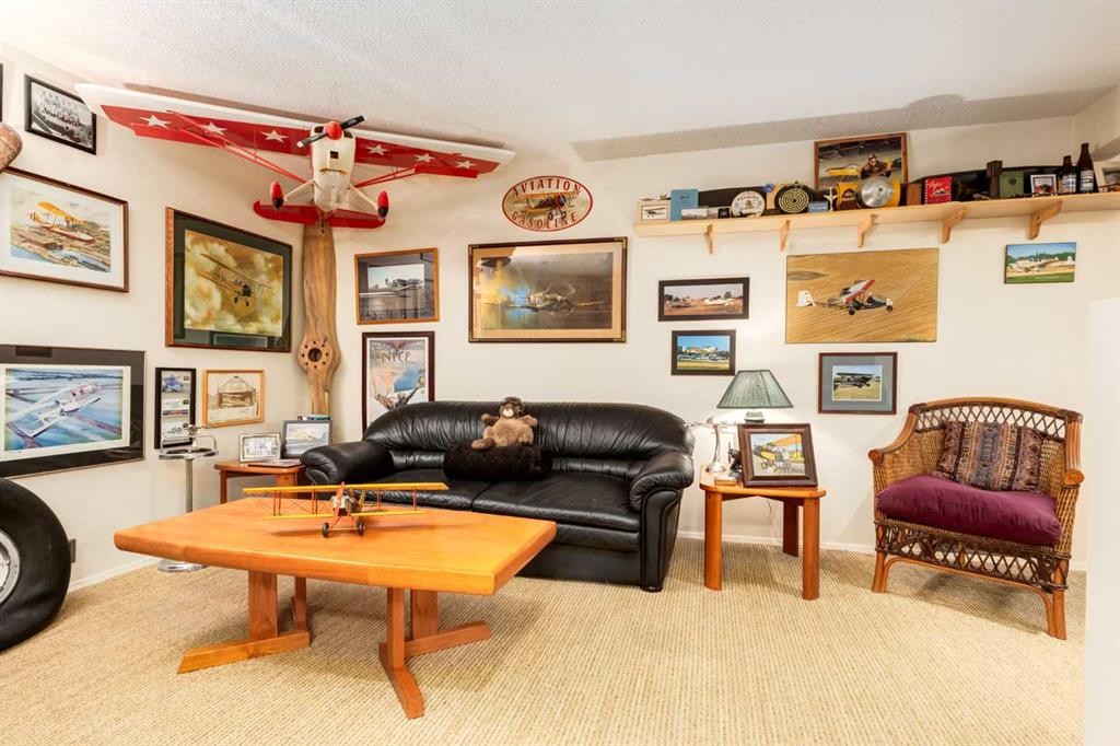 21 Midridge Green Se, Calgary, AB - Indoor