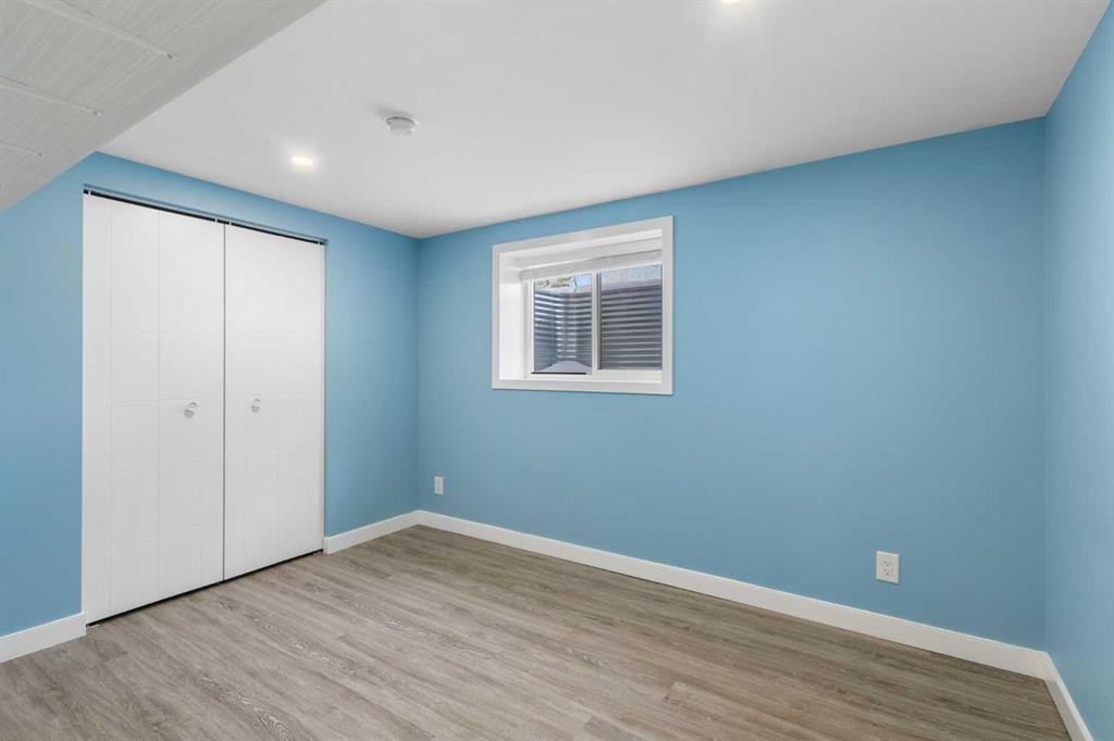 380 Maddock Crescent Ne, Calgary, AB - Indoor Photo Showing Other Room