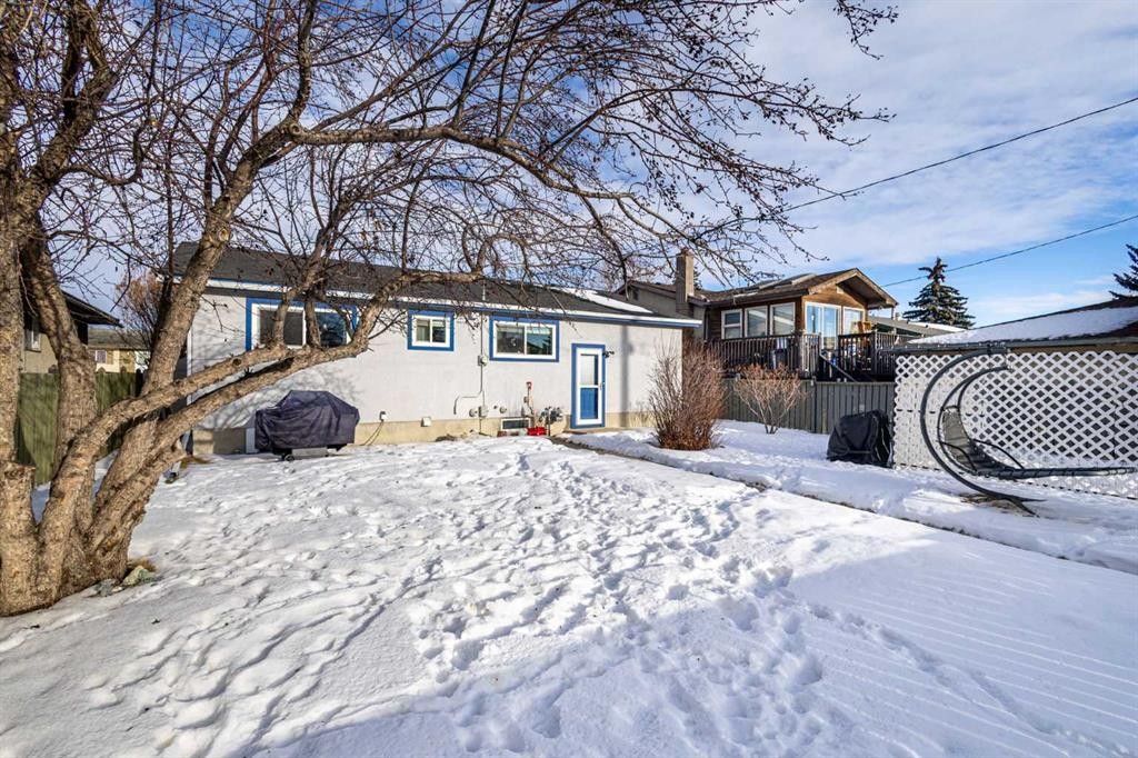 380 Maddock Crescent Ne, Calgary, AB - Outdoor