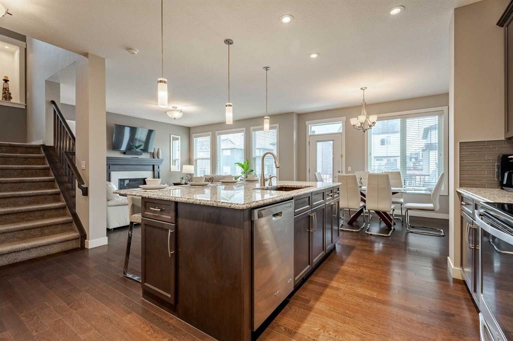 355 Evanston Way Nw, Calgary, AB - Indoor Photo Showing Kitchen With Upgraded Kitchen