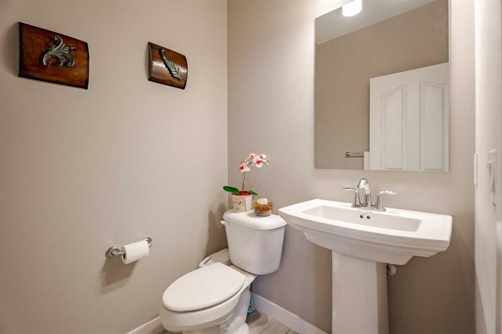 355 Evanston Way Nw, Calgary, AB - Indoor Photo Showing Bathroom