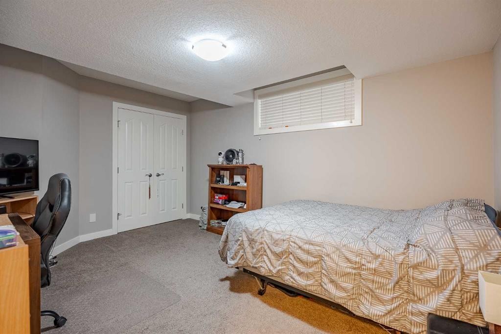 355 Evanston Way Nw, Calgary, AB - Indoor Photo Showing Bedroom