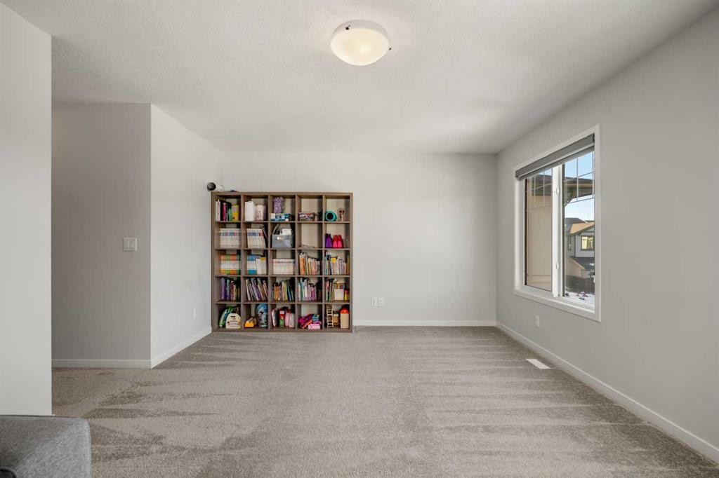 40 West Grove Link Sw, Calgary, AB - Indoor Photo Showing Other Room