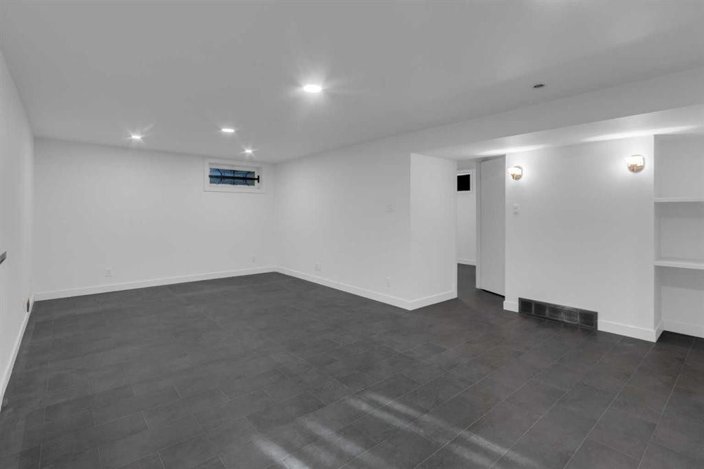 6312 Thorncliffe Drive Nw, Calgary, AB - Indoor