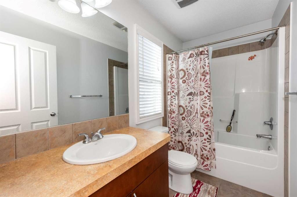 185 Skyview Ranch Drive Ne, Calgary, AB - Indoor Photo Showing Bathroom