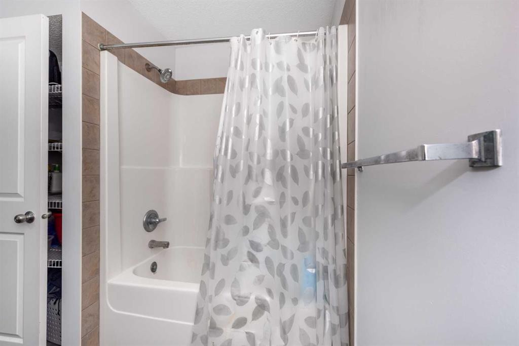 185 Skyview Ranch Drive Ne, Calgary, AB - Indoor Photo Showing Bathroom