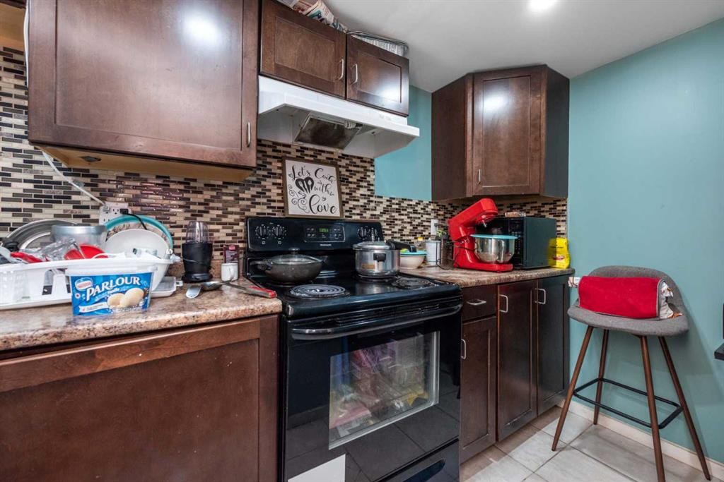 185 Skyview Ranch Drive Ne, Calgary, AB - Indoor Photo Showing Kitchen