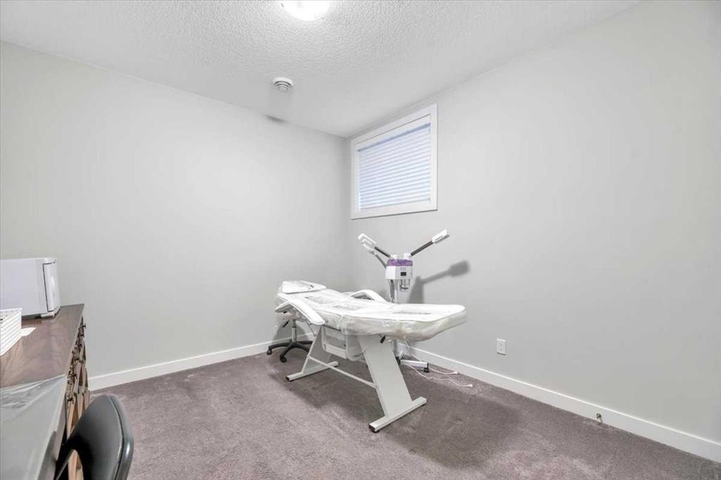 81 Legacy Woods Place Se, Calgary, AB - Indoor Photo Showing Office