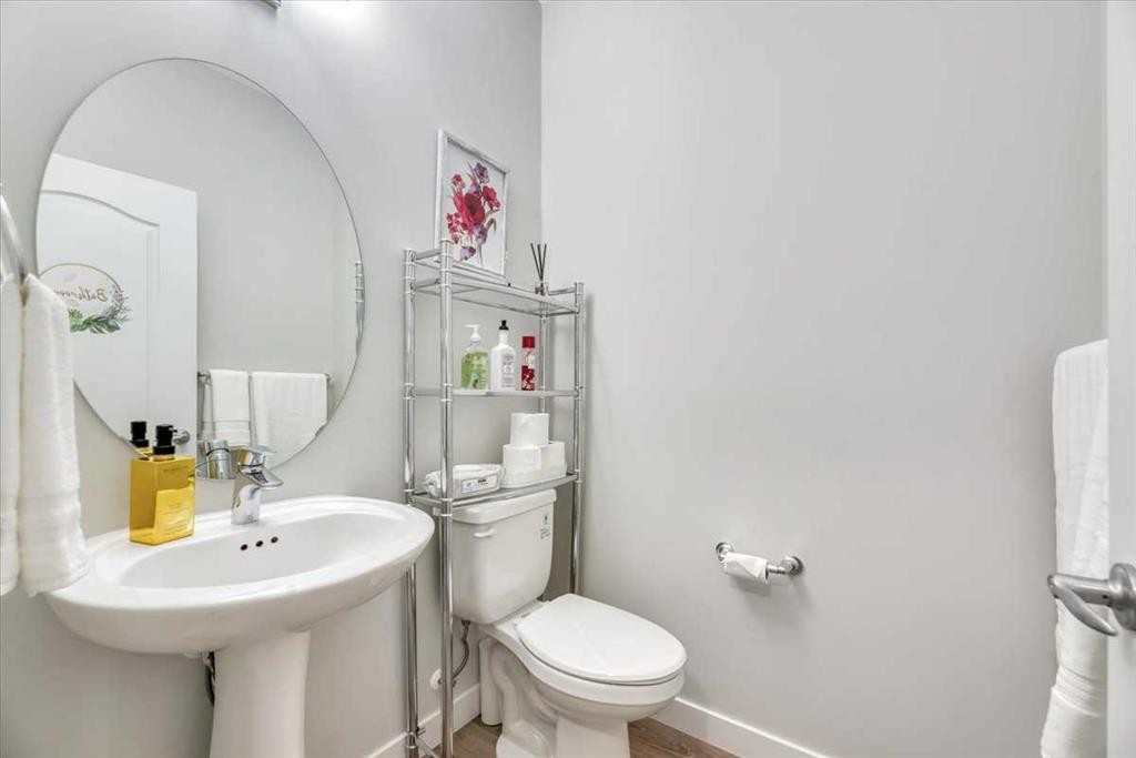 81 Legacy Woods Place Se, Calgary, AB - Indoor Photo Showing Bathroom