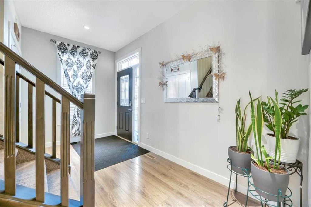 81 Legacy Woods Place Se, Calgary, AB - Indoor Photo Showing Other Room