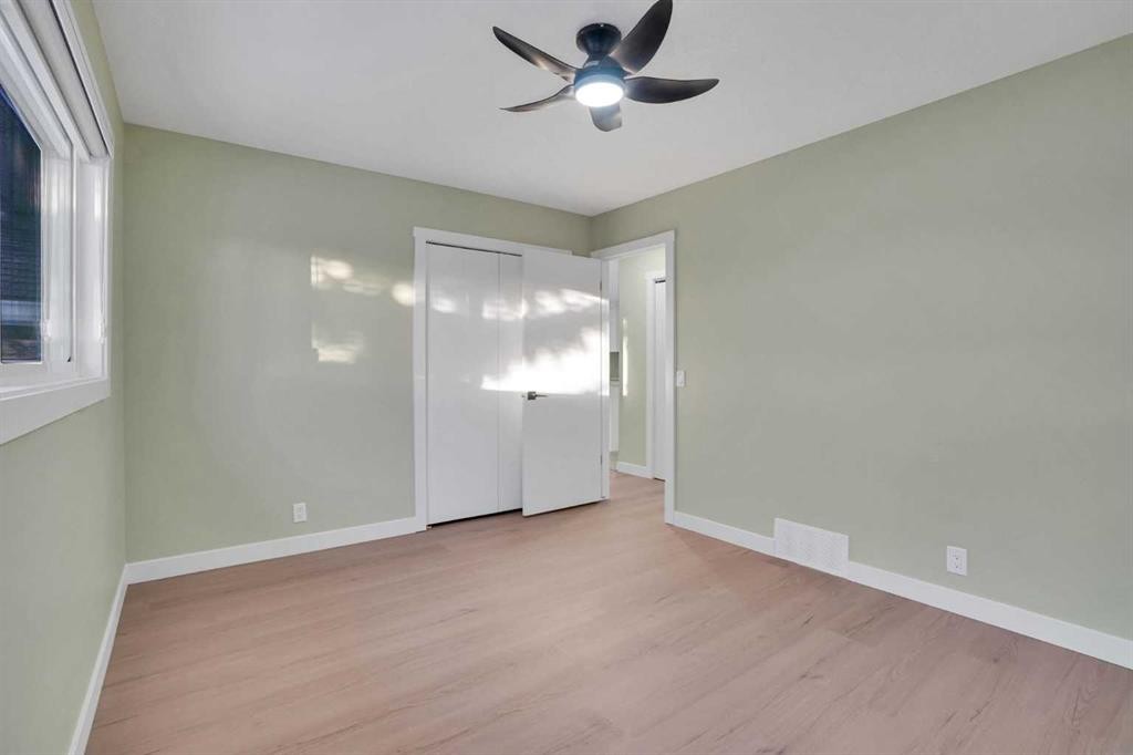 3908 49 Street Ne, Calgary, AB - Indoor Photo Showing Other Room