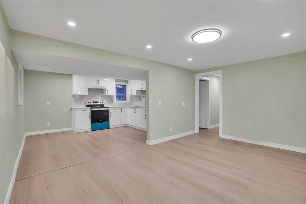 3908 49 Street Ne, Calgary, AB - Indoor