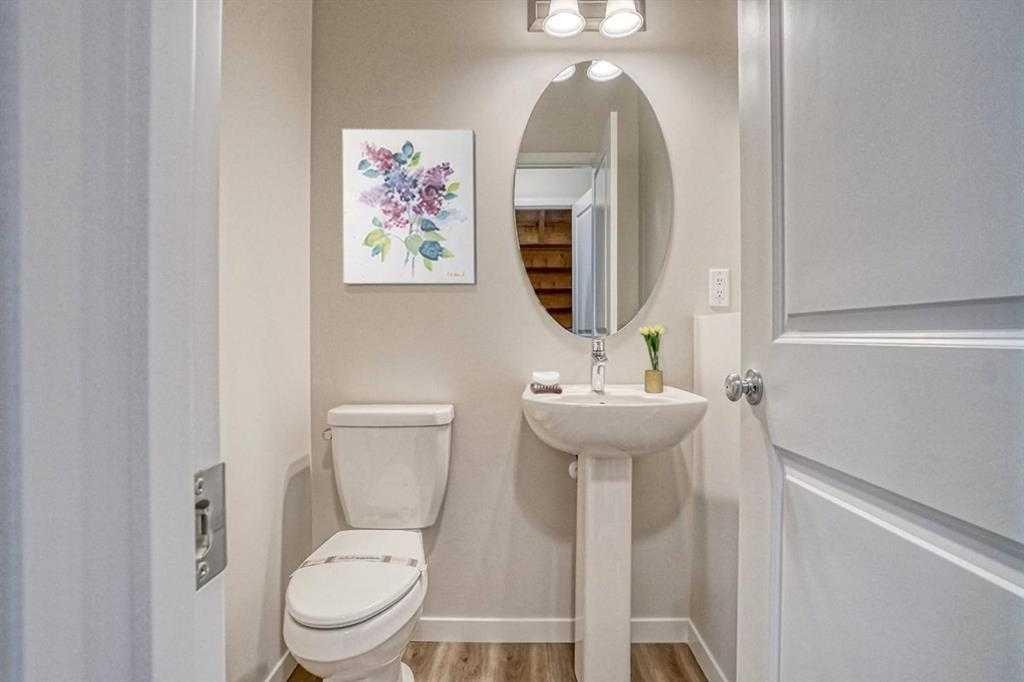 103 Dawson Harbour Hill, Chestermere, AB - Indoor Photo Showing Bathroom
