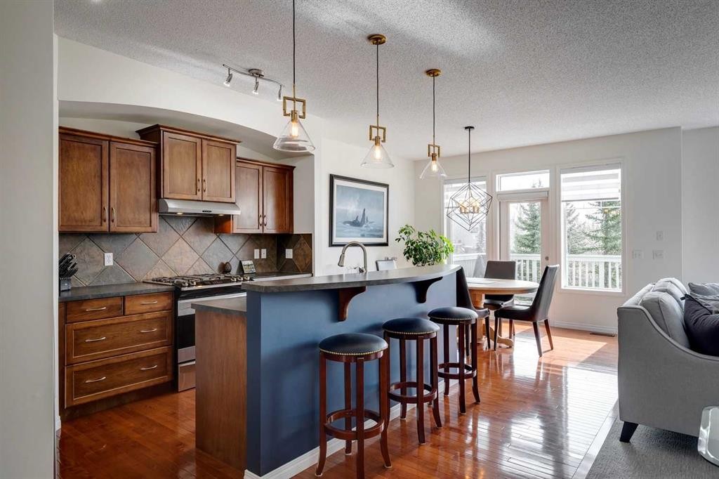 15 Copperfield Close Se, Calgary, AB - Indoor Photo Showing Kitchen With Upgraded Kitchen
