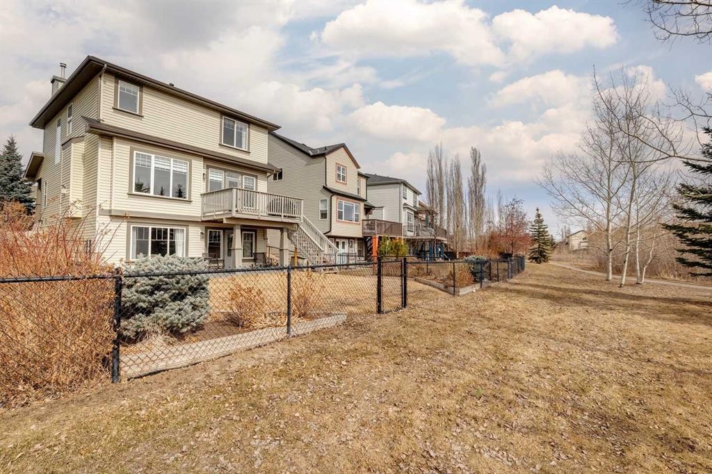 15 Copperfield Close Se, Calgary, AB - Outdoor With Balcony