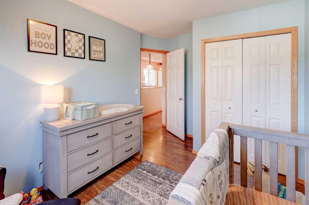 1421 Strathcona Way, Strathmore, AB - Indoor Photo Showing Bedroom