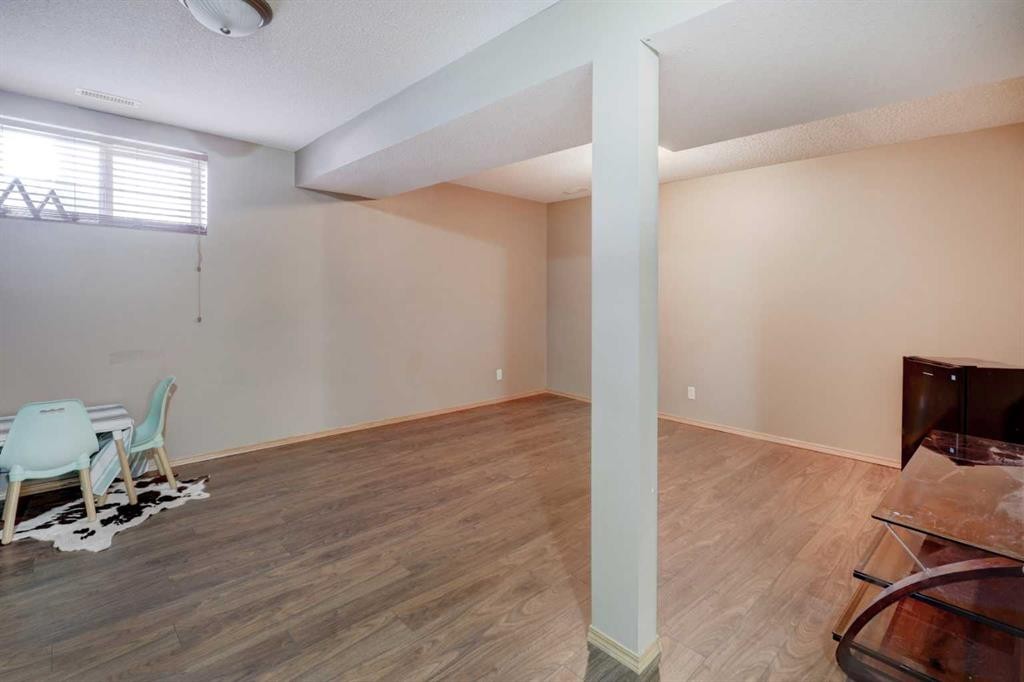 1421 Strathcona Way, Strathmore, AB - Indoor