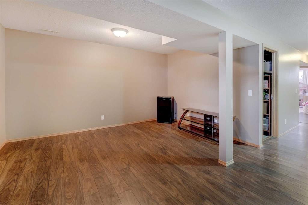 1421 Strathcona Way, Strathmore, AB - Indoor