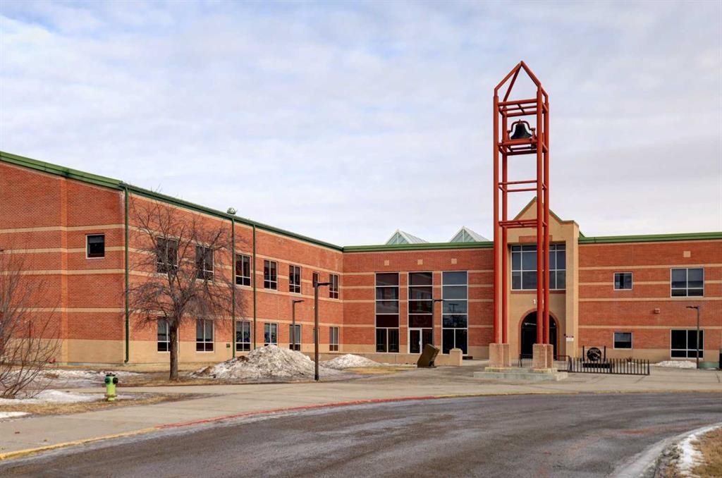 1421 Strathcona Way, Strathmore, AB - Outdoor