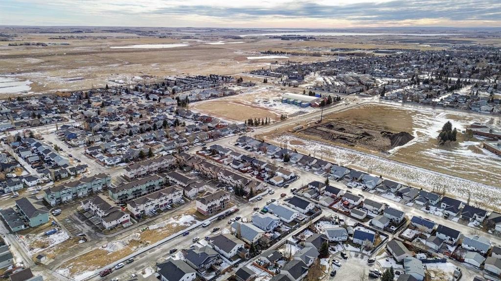 1421 Strathcona Way, Strathmore, AB - Outdoor With View