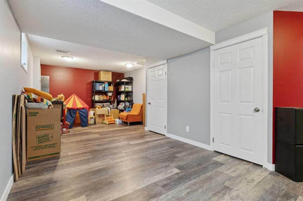 117 Tuscany Drive Nw, Calgary, AB - Indoor Photo Showing Other Room