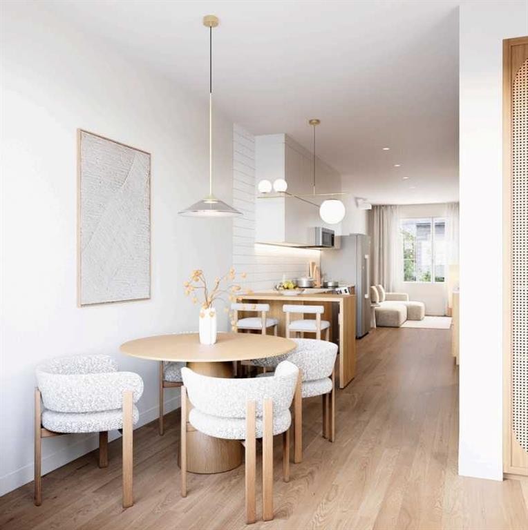 9836 Elbow Drive Sw, Calgary, AB - Indoor Photo Showing Dining Room