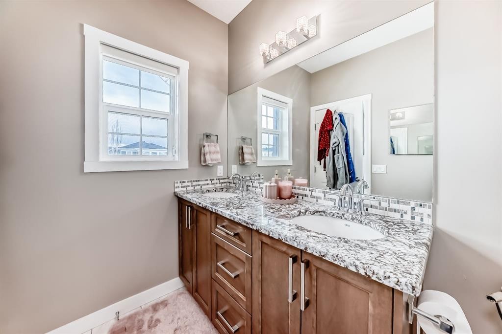 36 Red Embers Row Ne, Calgary, AB - Indoor Photo Showing Bathroom