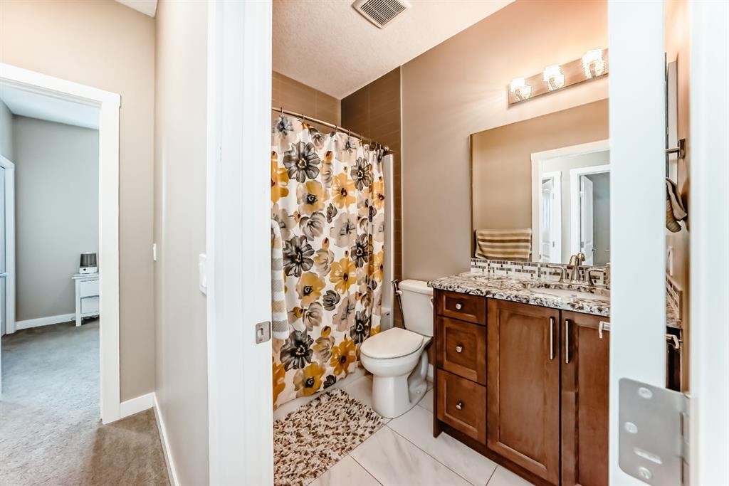36 Red Embers Row Ne, Calgary, AB - Indoor Photo Showing Bathroom