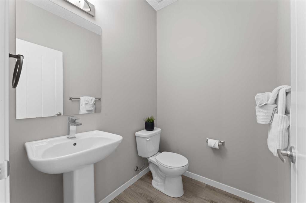 108 Nolanlake Villas Nw, Calgary, AB - Indoor Photo Showing Bathroom