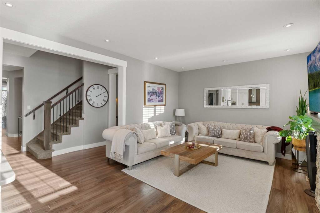 108 Windgate Close Sw, Airdrie, AB - Indoor Photo Showing Living Room