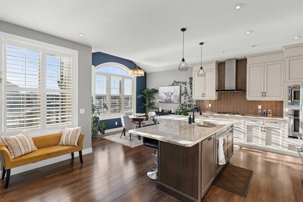 108 Windgate Close Sw, Airdrie, AB - Indoor Photo Showing Kitchen With Upgraded Kitchen
