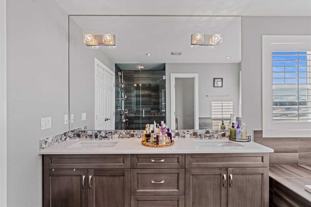108 Windgate Close Sw, Airdrie, AB - Indoor Photo Showing Bathroom