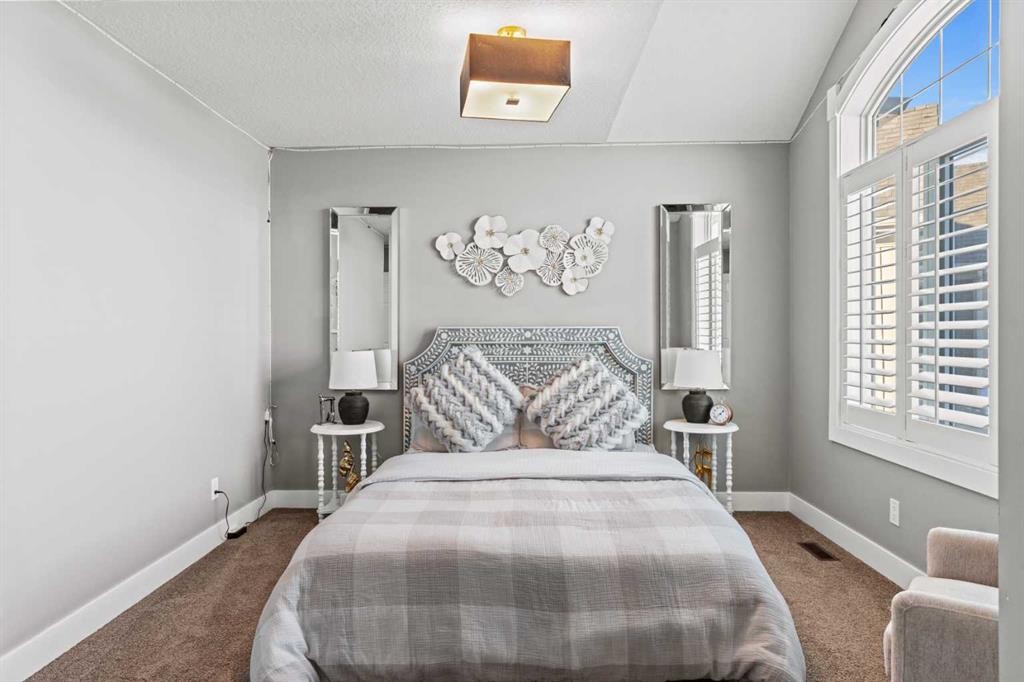 108 Windgate Close Sw, Airdrie, AB - Indoor Photo Showing Bedroom