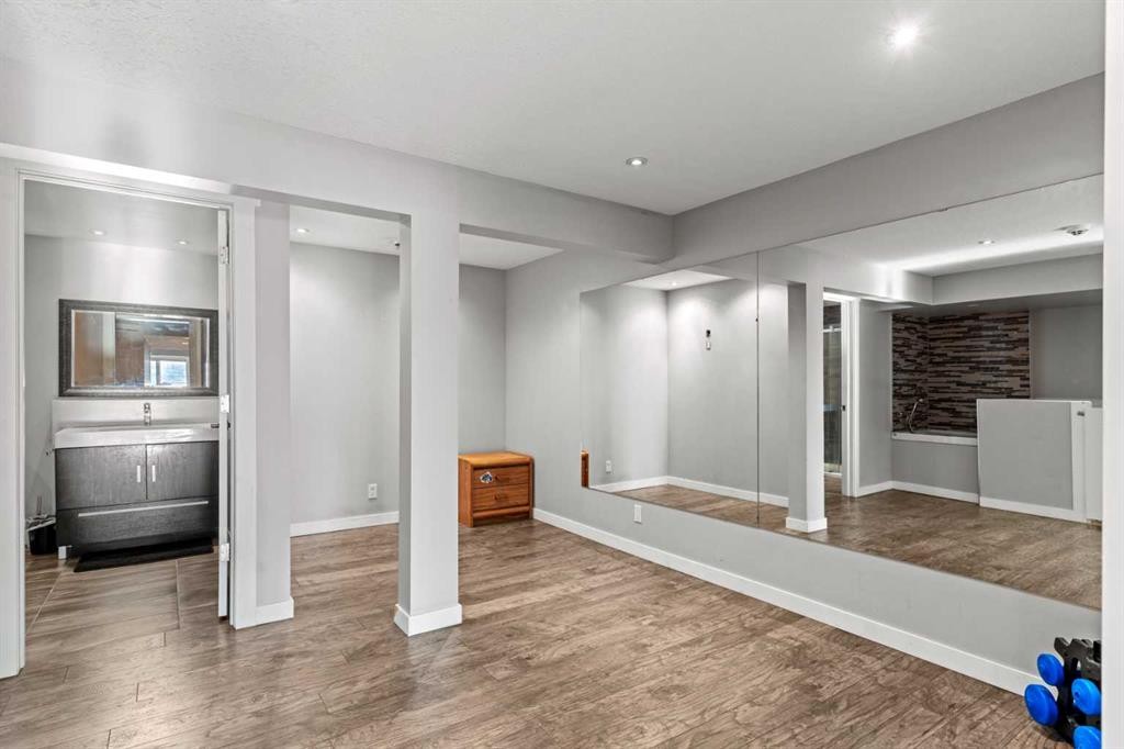 108 Windgate Close Sw, Airdrie, AB - Indoor Photo Showing Other Room