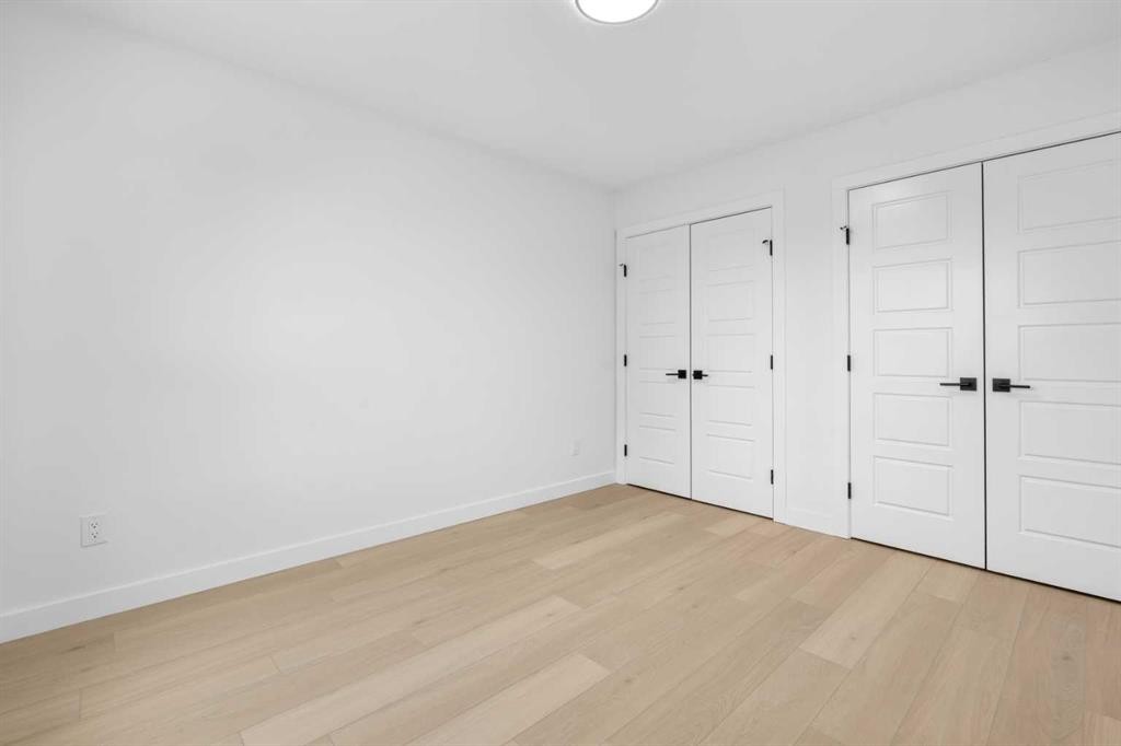 7415 39 Avenue Nw, Calgary, AB - Indoor Photo Showing Other Room