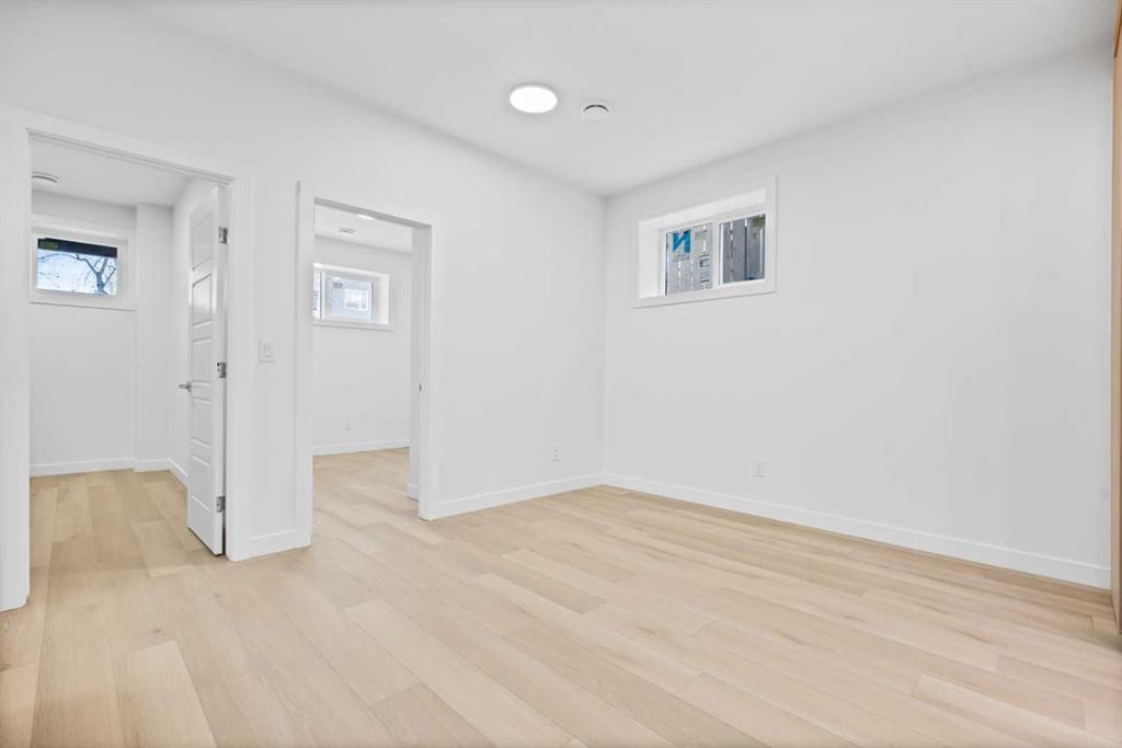 7415 39 Avenue Nw, Calgary, AB - Indoor Photo Showing Other Room