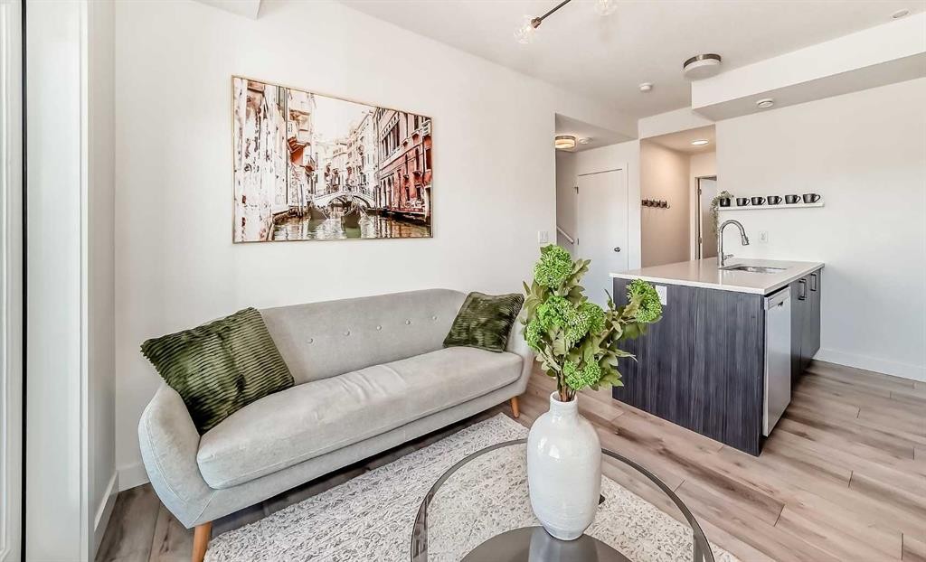 35 Spring Creek Common Sw, Calgary, AB - Indoor