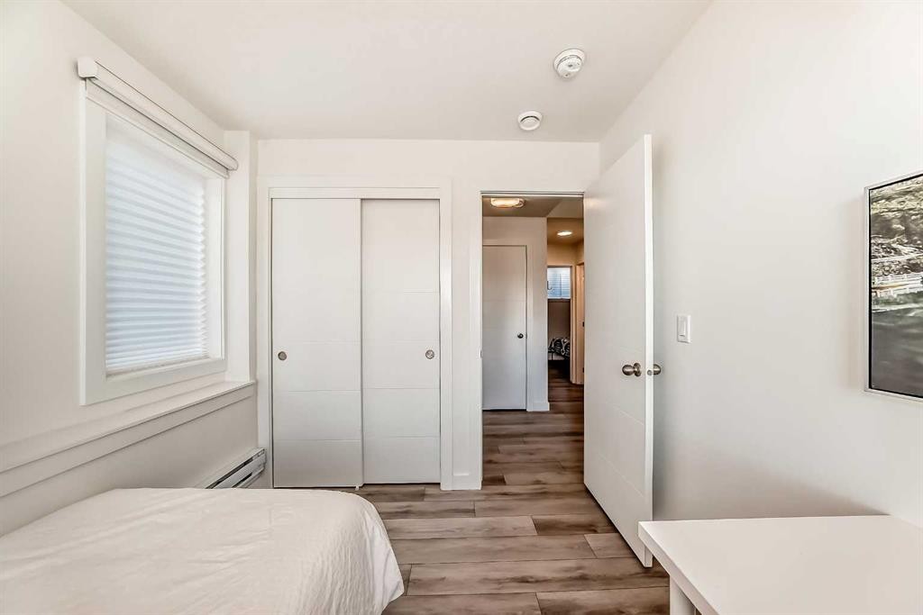 35 Spring Creek Common Sw, Calgary, AB - Indoor Photo Showing Bedroom