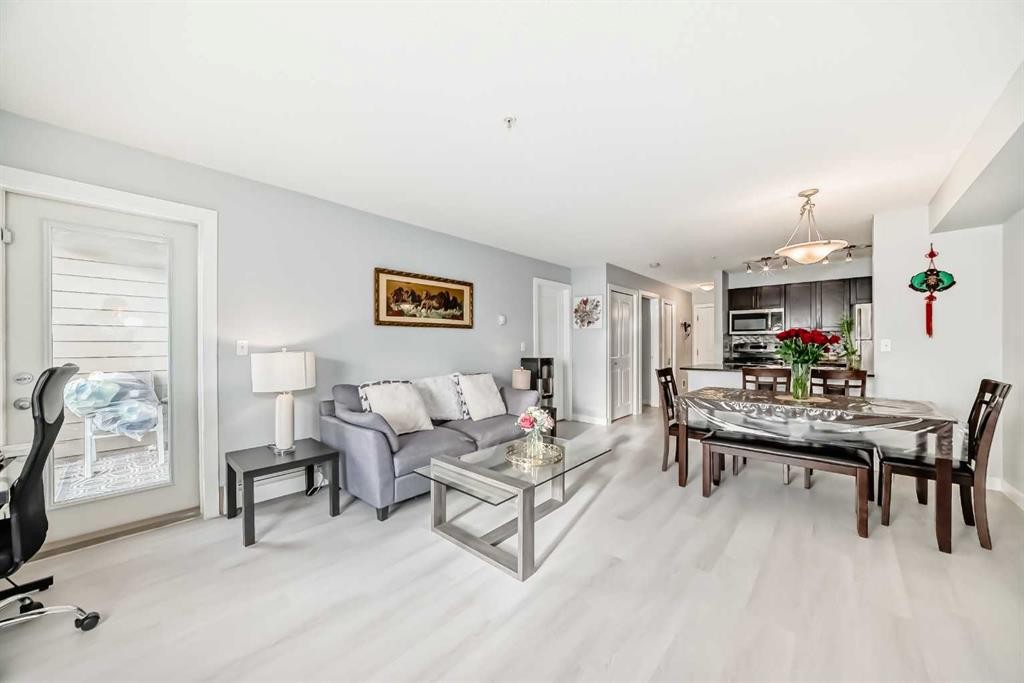 314-5 Saddlestone Way, Calgary, AB - Indoor Photo Showing Other Room