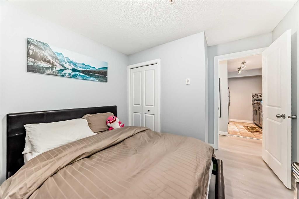 314-5 Saddlestone Way, Calgary, AB - Indoor Photo Showing Bedroom